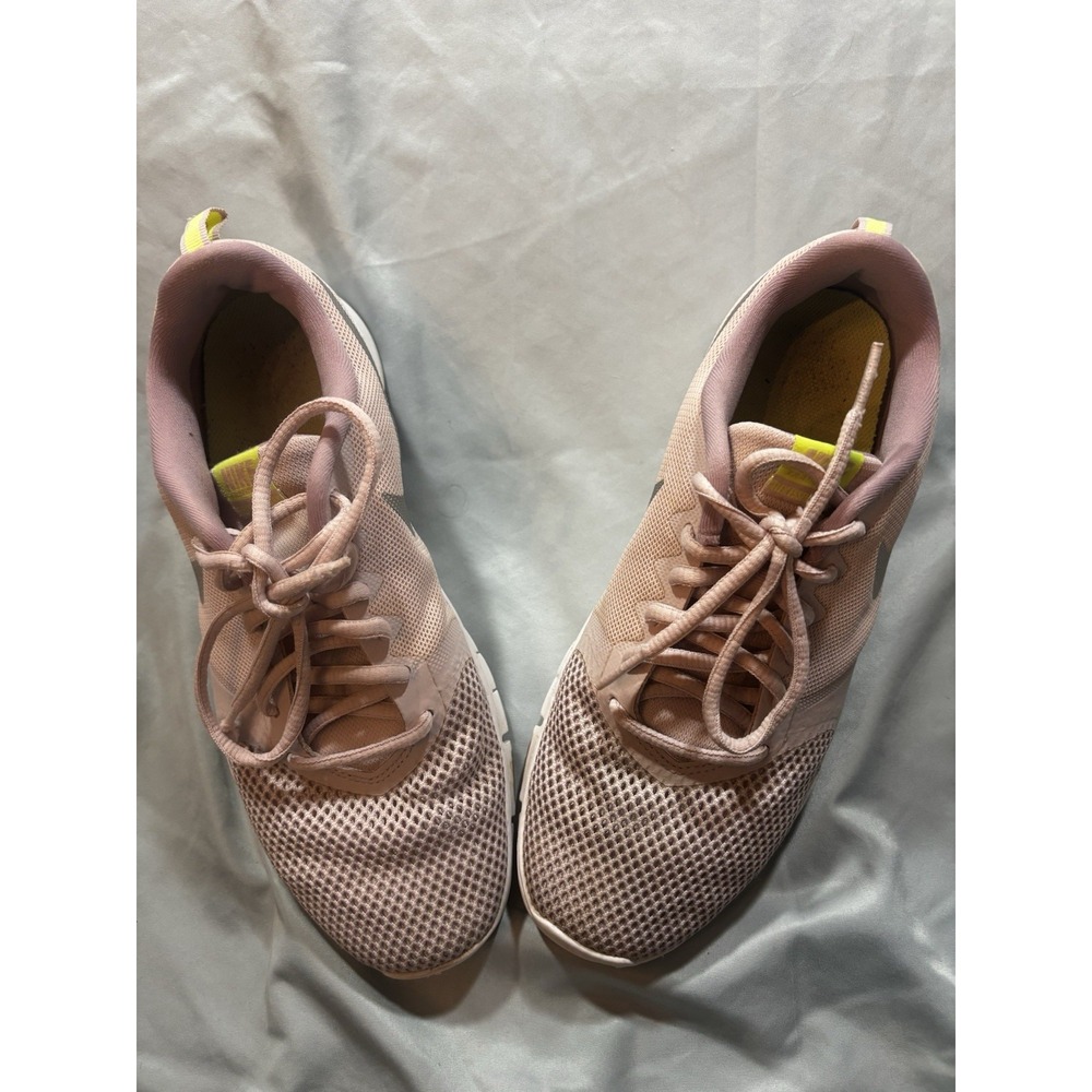 Nike Women's Pink Mesh Lace-Up Low Top Athletic Sneakers Rubber Sole